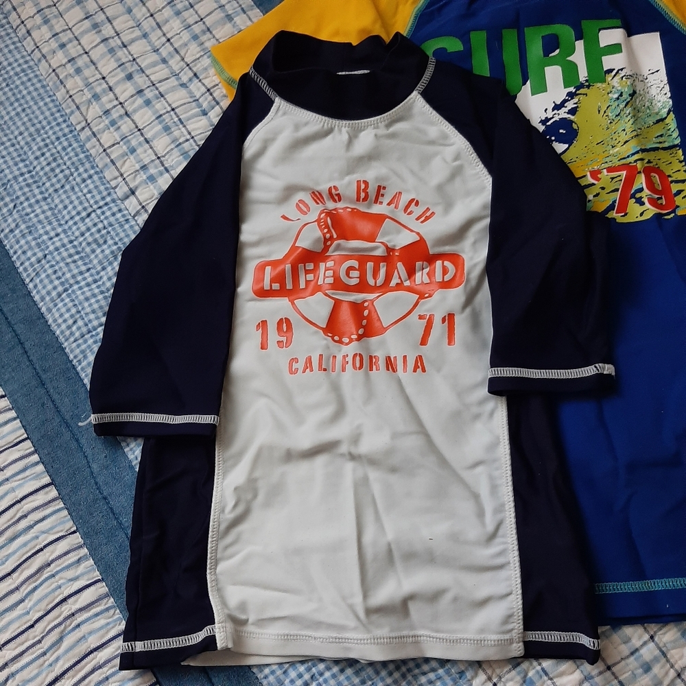 Boys rashguard swim shirt, size s 6-7